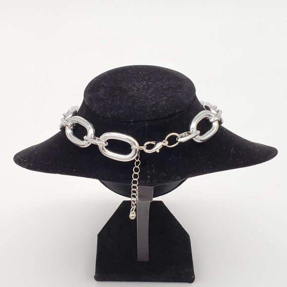 Silver-Plated Necklace with Authentic Louis Vuitton Padlock - Picture 4 of 5